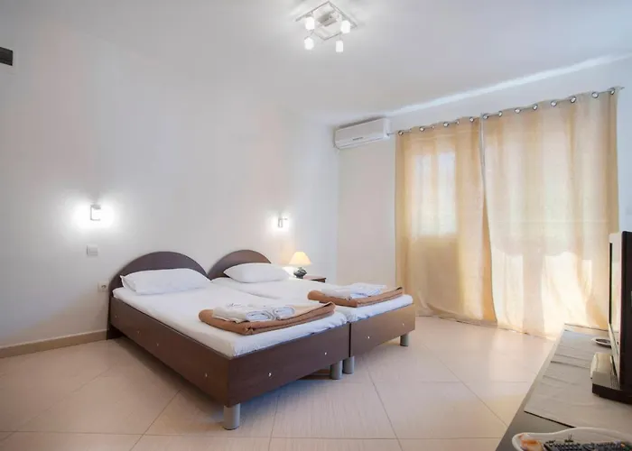 Mandir Apartments - Center